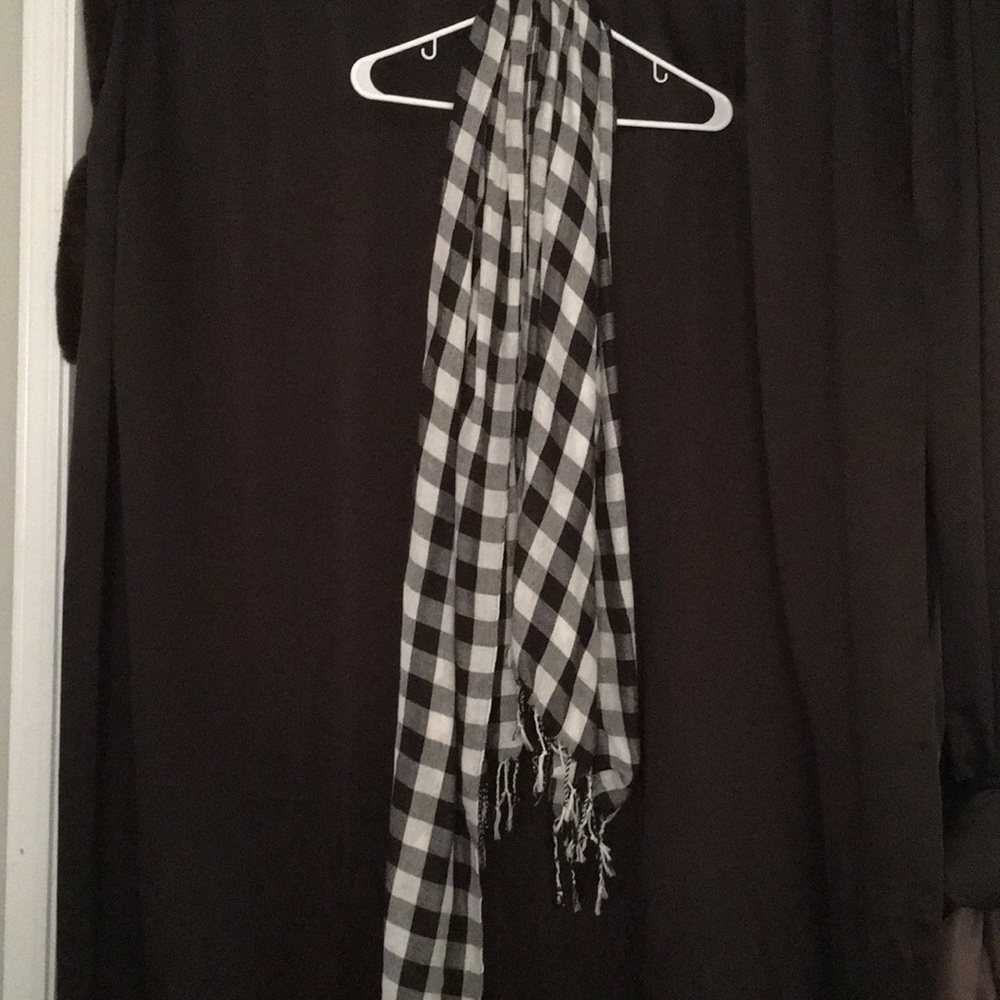 Checkered scarf